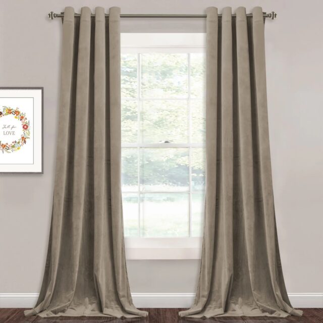 rideaux taupe velours